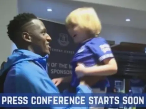 Impagable su reacción: Yerry Mina sorprendió a un niño fanático del Everton