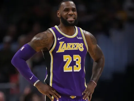 ¡Molestia en los Lakers! LeBron James ignora al coach Luke Walton