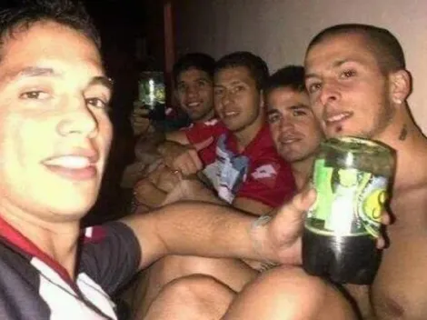 La foto de Marcone con Benedetto tomando fernet en botella cortada