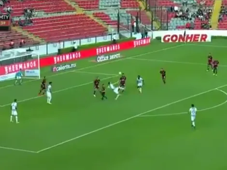 Funes Mori casi recrea su gol de chalaca, pero, esta vez, la pelota se fue al lado del palo