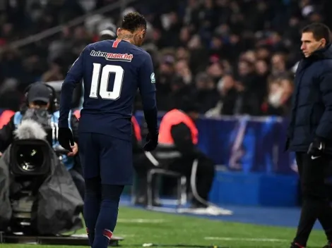 Neymar se dobló el tobillo en dos y se fue de la cancha llorando