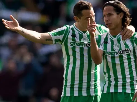 ¡Gran trolleo de Guardado a Lainez!