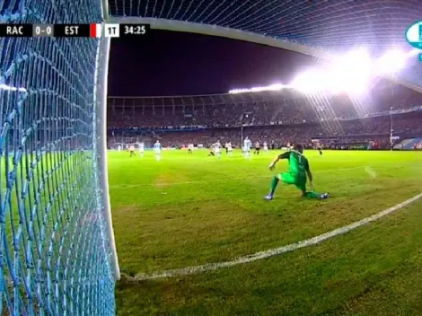 ¿Suerte de campeón? Castro probó de lejos y la pelota recorrió la línea del arco de Racing