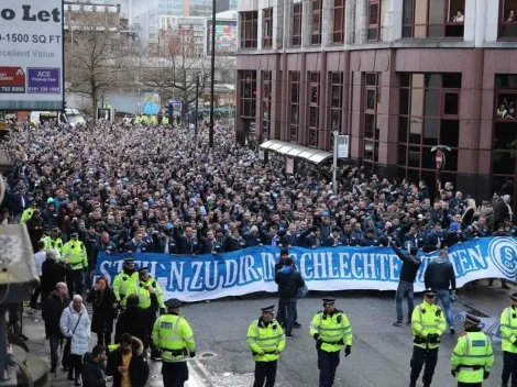 Locura total de los hinchas del Schalke 04 en Manchester