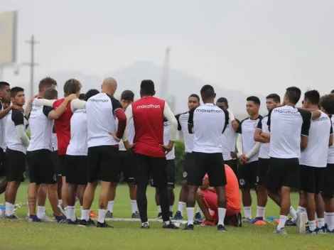 Nicolás Córdova probó dos equipos diferentes para el partido ante Melgar