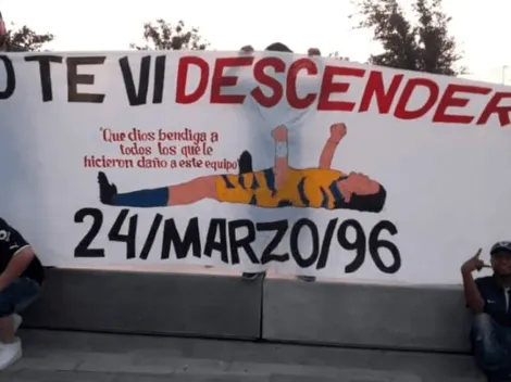 Aficionados de Rayados le recordaron a Tigres su descenso con una bandera gigante