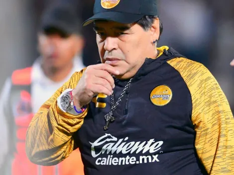 Maradona se luce en comercial de Caliente.mx