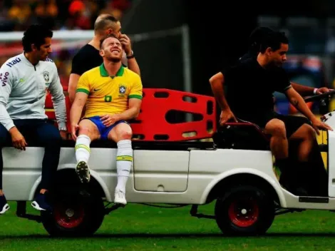 ¿Otra baja para Brasil? Arthur se fue de la cancha muy dolorido en el amistoso contra Honduras