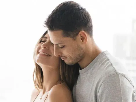 Hermosos: la novia de Chicharito y una foto muy tierna junto a su bebé