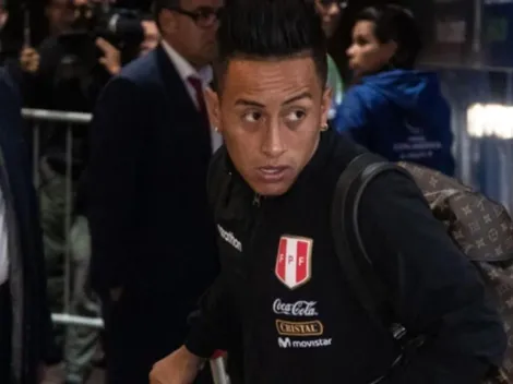 Christian Cueva entrenó dos días en el Santos y se regresó a Perú