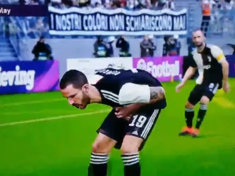 Espectacular video del PES: le pegan un pelotazo 'ahí abajo' y se retuerce del dolor