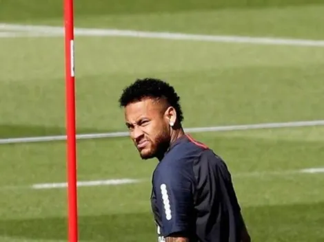 Se queda, pero de mal humor: revelan que Neymar se peleó con un compañero en el entrenamiento