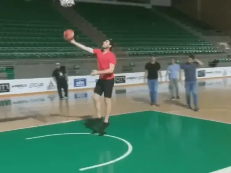 Video: a lo Michael Jordan se vio jugando baloncesto al arquero del Junior Sebastián Viera