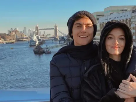 De blancos y radiantes: la foto que eligió Dybala para festejar Navidad con Oriana Sabatini