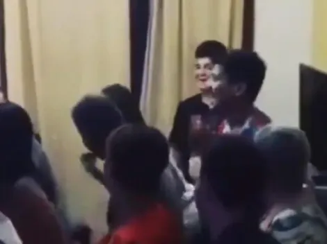 Lo amamos: Duki se puso a bailar 'El Meneaito' con su familia y la rompió toda