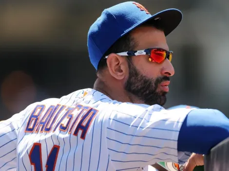 José Bautista busca regresar a la MLB como lanzador