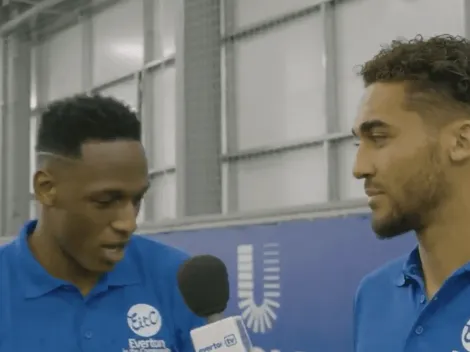 Yerry Mina contestó entrevista en inglés y terminó pidiendo un reto de baile