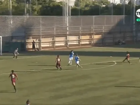 Metió un golazo sacando del medio y festejó como Scocco