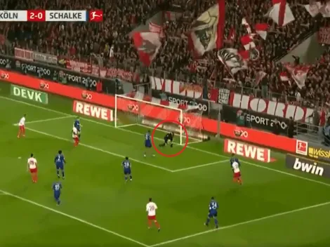 Blooper del año: al arquero del Schalke se hizo un gol imposible de explicar