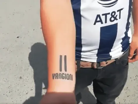 Seguidor de Rayados se tatuó el número de Vangioni