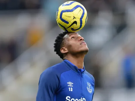 A Yerry Mina todos le hacen el feo: Everton buscaría otro central