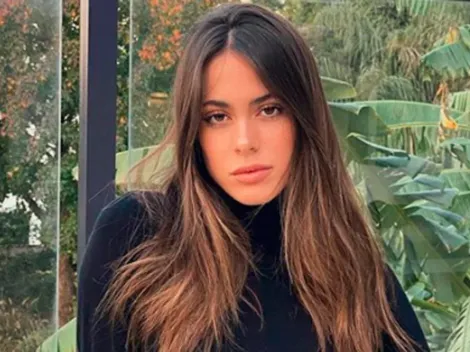 Tini subió dos selfies en el espejo con poca ropa y explotaron los likes