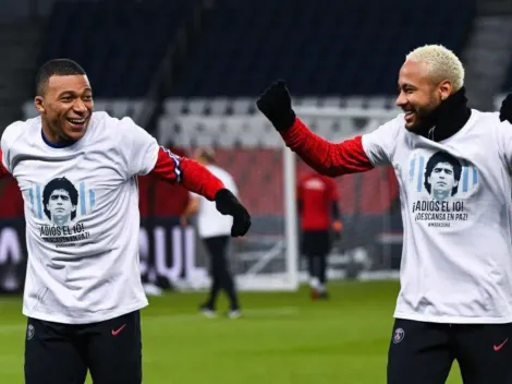 La remera con que salió PSG a hacer la entrada en calor: "¡Adiós el 10!"