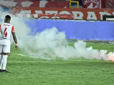 ¿Cómo entró una bengala al Pascual Guerrero sin hinchas? ¡Con paracaídas!