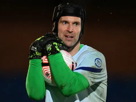 Petr Cech y una nueva experiencia... ¡en el hockey sobre hielo!