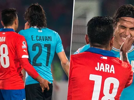 Insólito: realizan campaña recordando a Cavani y el 'dedazo' de Gonzalo Jara