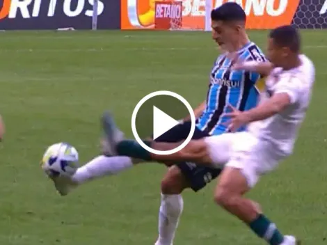 ¡PLANCHAZO! Luis Suárez se llevó un patadón y estalló contra el árbitro