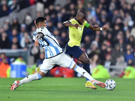 ¡Se molestó!: Enner Valencia se fue a los empujones con jugador de Argentina