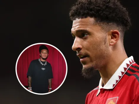 Fanáticos del Manchester United, furiosos con Jadon Sancho por salir de fiesta
