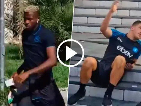 Tensión: Osimhen ignoró a sus compañeros en su llegada al hotel