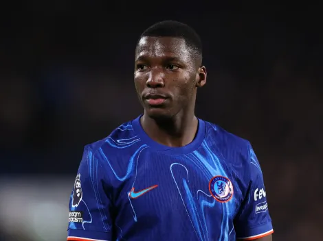 Ponen a Moisés Caicedo fuera del Chelsea por oferta de este club