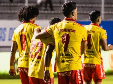 Aucas gana y ahonda la crisis de Barcelona