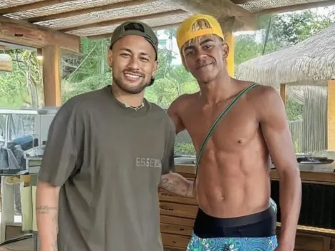 Lamine Yamal se juntó con su ídolo Neymar y hubo fútbol-voley