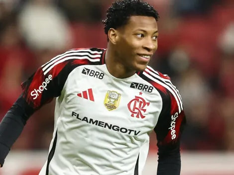 VIDEO | A Gonzalo Plata casi le sacan la camiseta con falta y así respondió