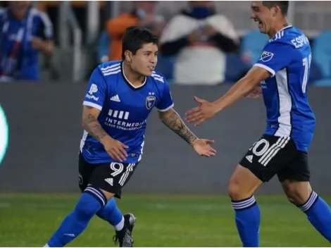 La Chofis López se volvió loco: gol y túnel para callar bocas