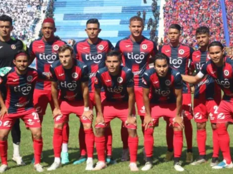 Gullit Peña se consagró campeón en El Salvador con FAS