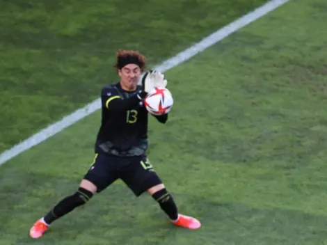 ¡Espectacular! Ochoa y las dos atajadas que ya evitan la derrota ante Brasil