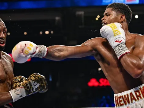 Shakur Stevenson le dio una cátedra de boxeo a Herring antes de arrebatarle el título mundial