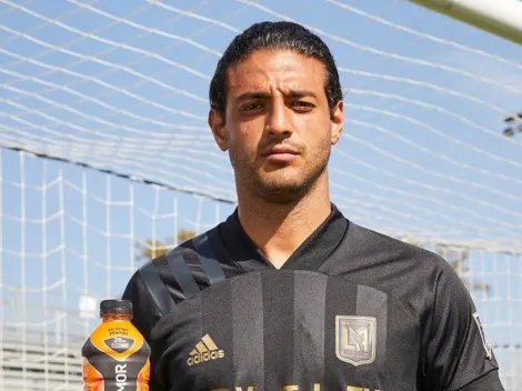 Carlos Vela se convierte en Spiderman