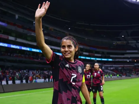 Kenti Robles tiene noble detalle con aficionada mexicana en la Champions