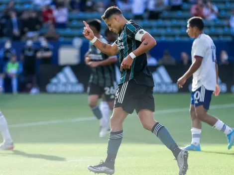 Chicharito Hernández marca un doblete con el Galaxy y presiona a Martino