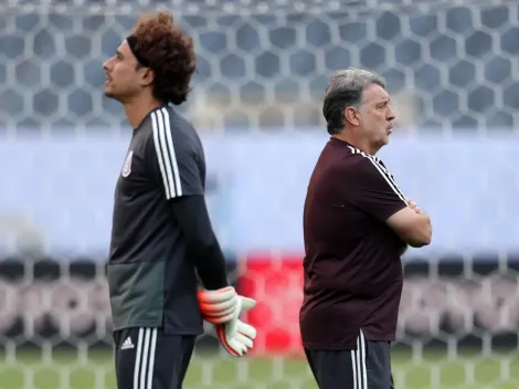 Memo Ochoa cuida las espaldas de Tata Martino para ir juntos a Qatar