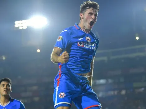 Santi Giménez le mete presión a Gerardo Martino por un lugar en Qatar 2022