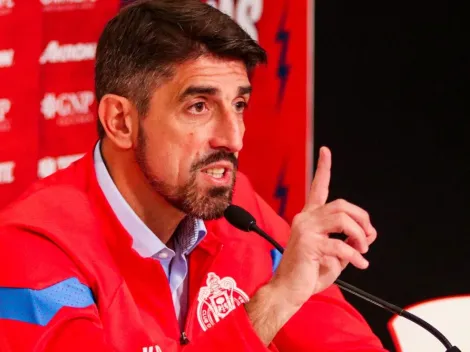 ¿Es viable que Veljko Paunovic abra un lugar para Chicharito en sus Chivas?