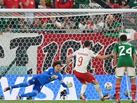 VIDEO | Ochoa le detiene el penal a Lewandowski