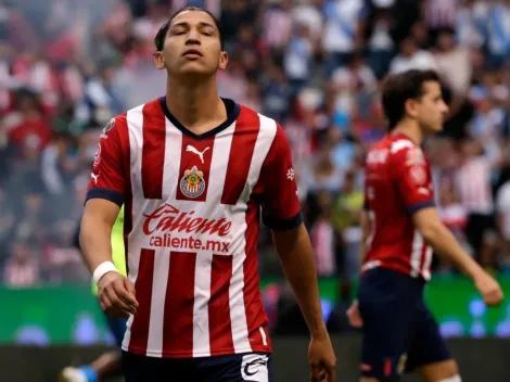 Fanáticos de Chivas estallan contra Ángel Zaldívar